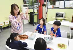 北京市私立树人瑞贝学校一年学费多少?