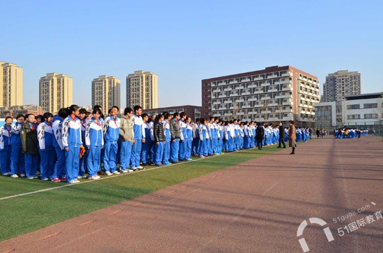 天津耀华滨海学校美国方向国际高中招生学费多少？